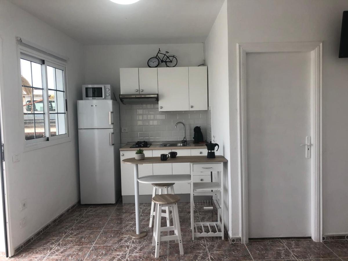 Apartamentos Elena ลาคาเรส ภายนอก รูปภาพ