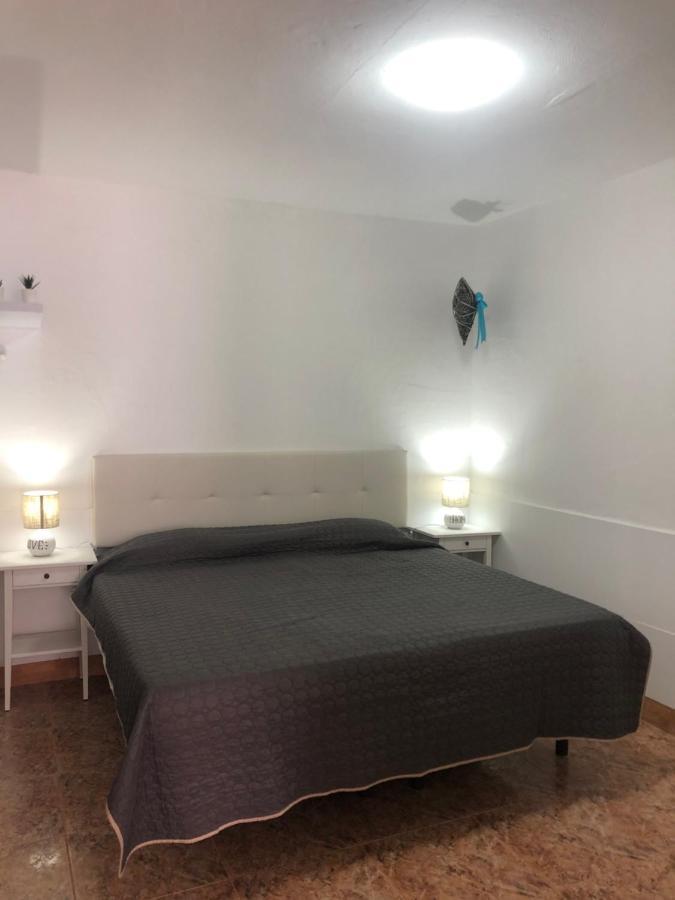Apartamentos Elena ลาคาเรส ภายนอก รูปภาพ