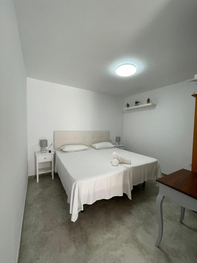 Apartamentos Elena ลาคาเรส ภายนอก รูปภาพ