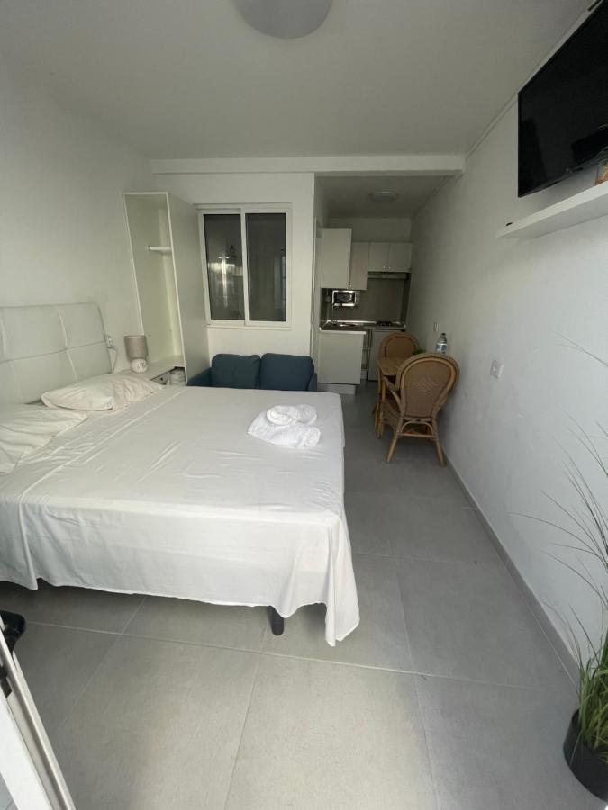 Apartamentos Elena ลาคาเรส ภายนอก รูปภาพ