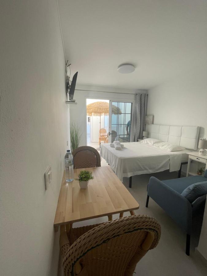 Apartamentos Elena ลาคาเรส ภายนอก รูปภาพ