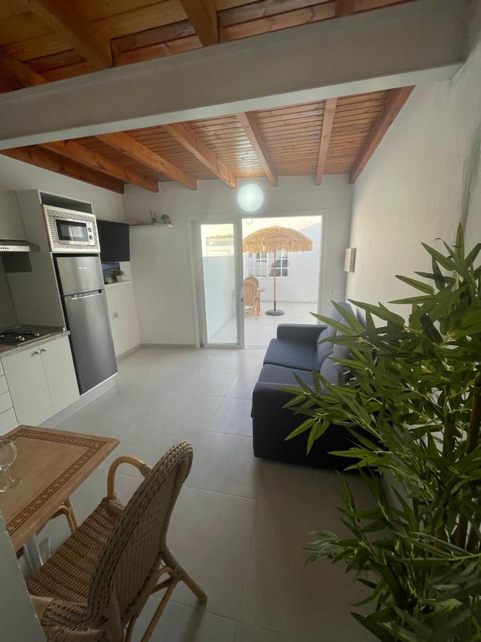 Apartamentos Elena ลาคาเรส ภายนอก รูปภาพ