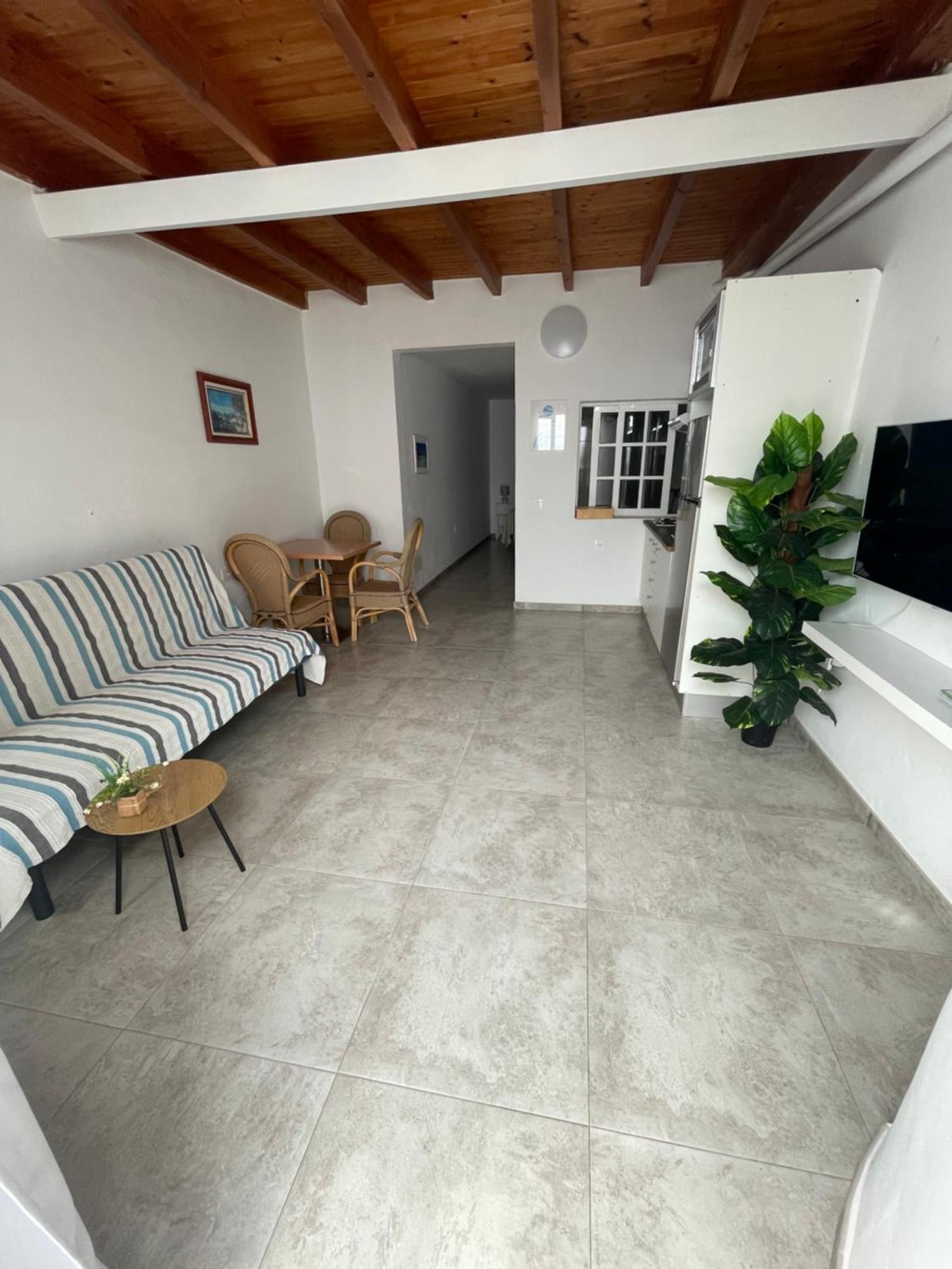 Apartamentos Elena ลาคาเรส ภายนอก รูปภาพ